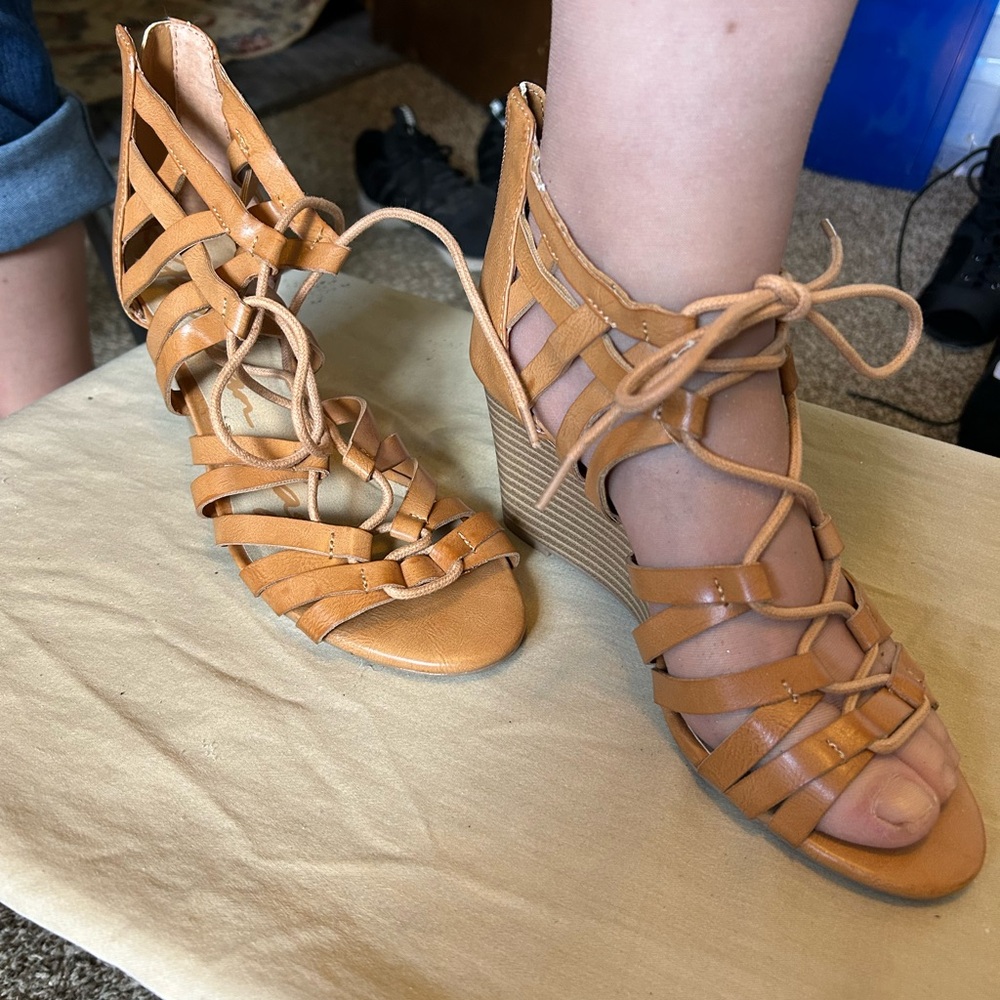 Women's Tan Wedge Sandals